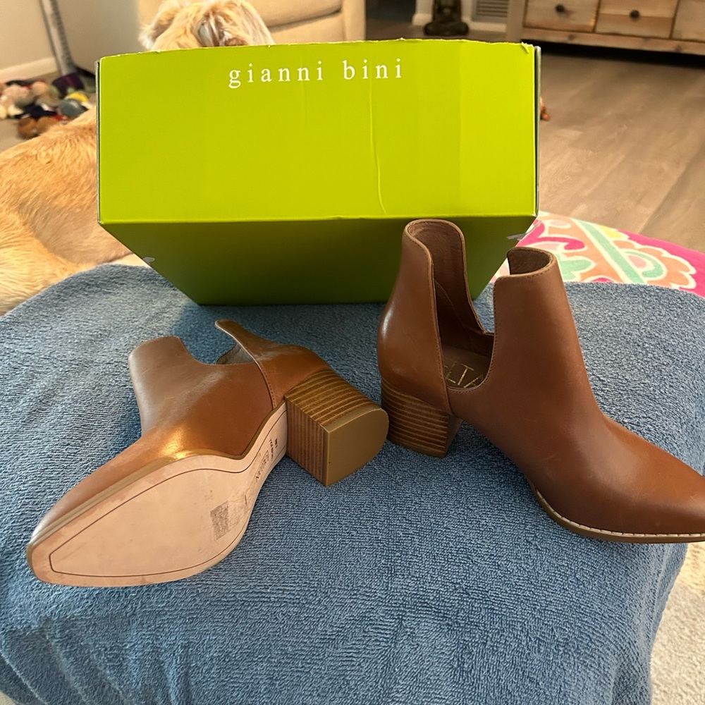 Ladies boots